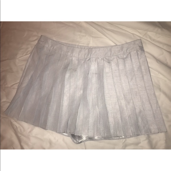 Silence and Noise Eloise Pleated Skort - Picture 3 of 5